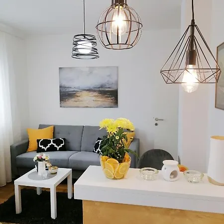 Mia * 스렘스카 미트로비차