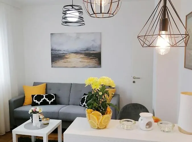 Mia * Σρέμσκα Μιτρόβιτσα